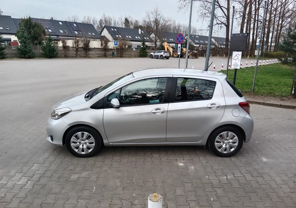 Toyota Yaris cena 21900 przebieg: 211000, rok produkcji 2012 z Drobin małe 191